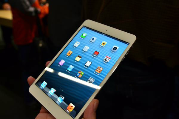 ราคา iPad mini (ไอแพด มินิ) เครื่องศูนย์ มาบุญครอง เครื่องหิ้ว (เครื่องนอก) วันที่ 31 ธันวาคม 2555
